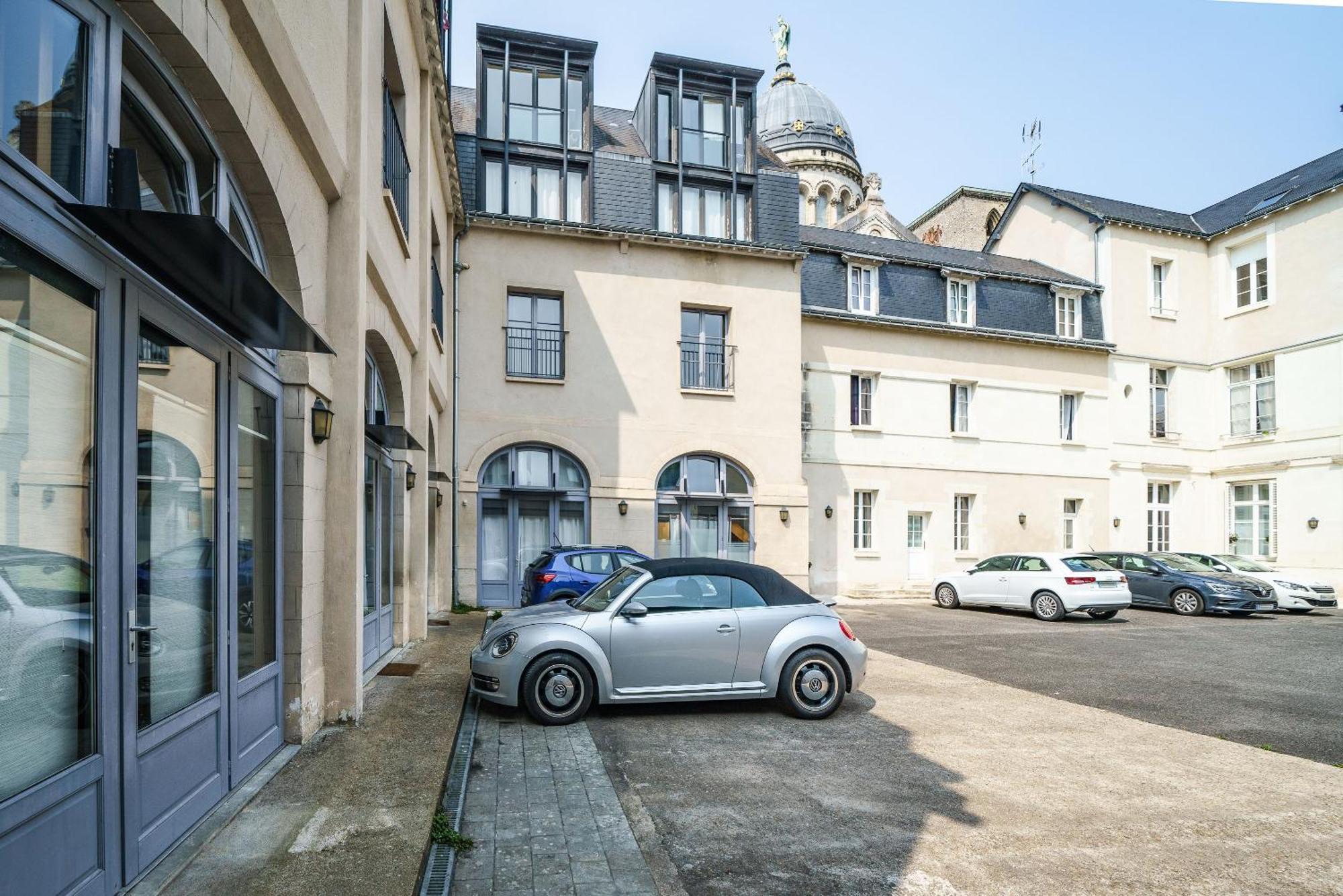 Le Baleschoux - Parking - Prestiplace Collection Tours Exteriör bild