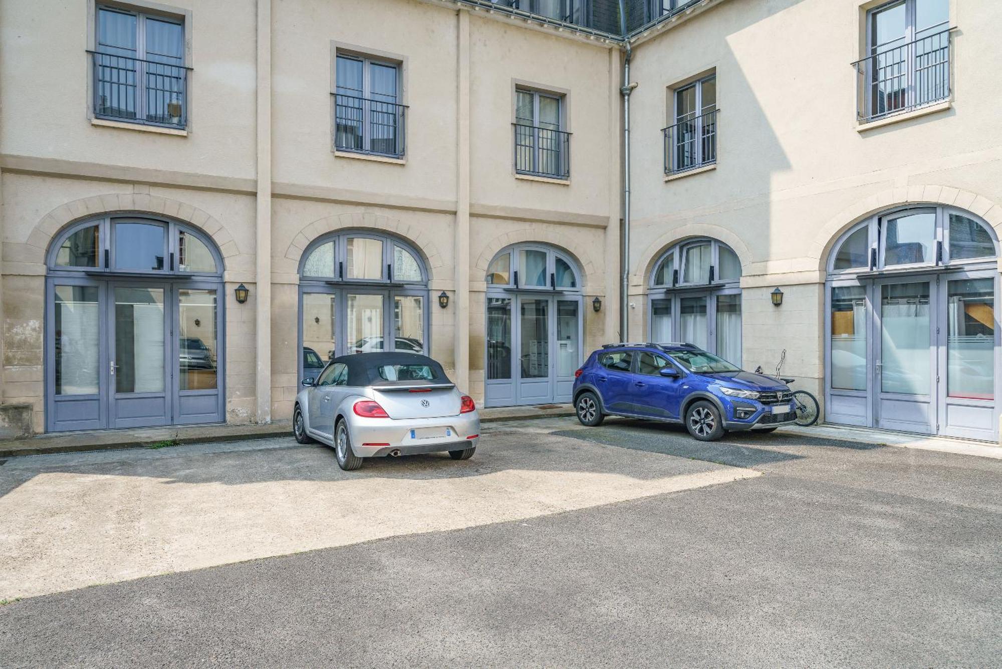 Le Baleschoux - Parking - Prestiplace Collection Tours Exteriör bild